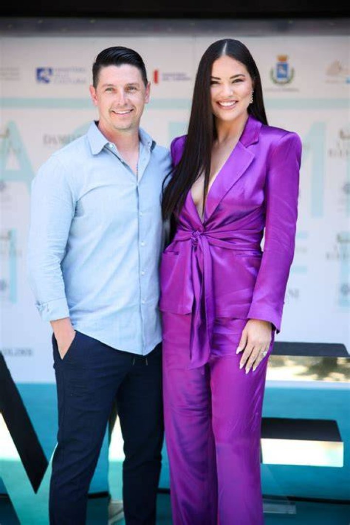 Adriana Lima: Husband, net worth, tattoos, smoking & body measurements