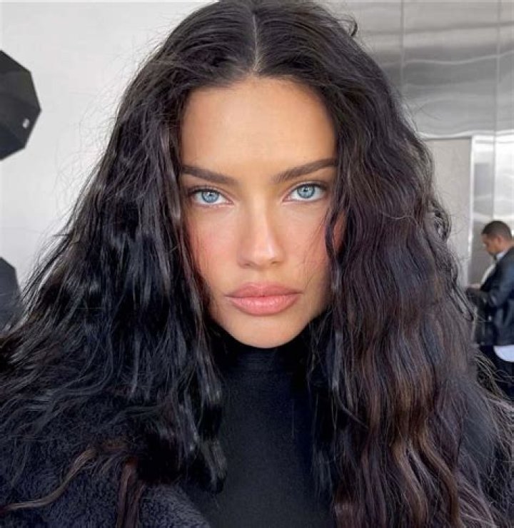 Adriana Lima’s Net Worth, Age, Height, Weight, Husband, Kids, Bio-Wiki