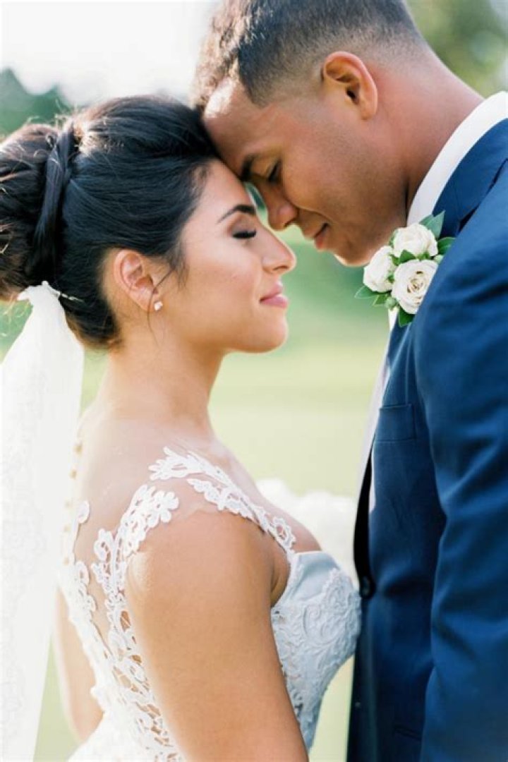 Akiem Hicks Wife: Is Akiem Hicks married?