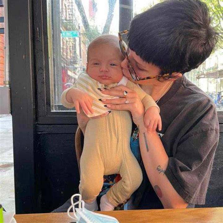 Alev Aydin Age, Wiki, Biography Pregnant Halsey Baby Daddy: Instagram & Net Worth