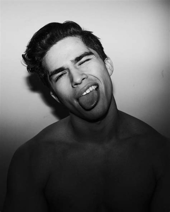 Alex Aiono Biography, Age, One Dance, Net Worth, Height, Songs and Dad