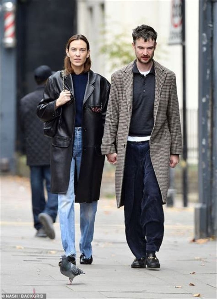 Alexa Chung : Family, Boyfriend, Net Worth & Haircut