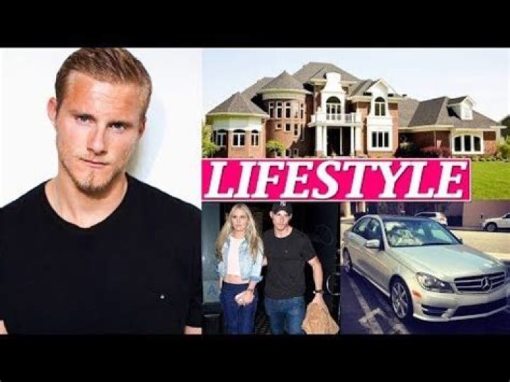 Alexander Ludwig: Early Life, Girlfriends & Net Worth