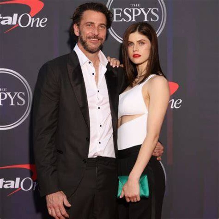 Alexandra DaddarioHeight, Age & Measurements – How tall is Alexandra Daddario?