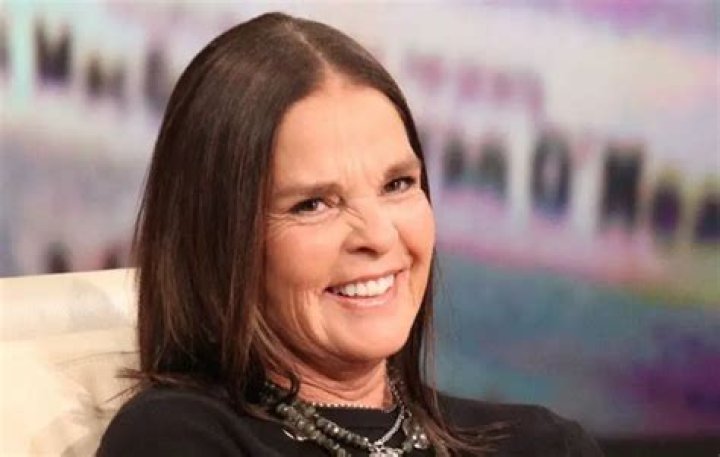 Ali MacGraw’s Net Worth, Age, Height, Weight, Husband, Kids, Bio-Wiki
