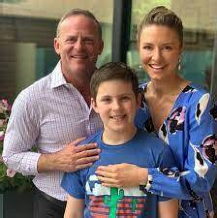 Amy Vanderoef Bio, Wiki, Age, Height, Grant Stinchfield Wife, Children, WFAA , Salary and Net worth