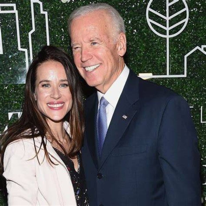 Ashley Biden ( Joe Biden Daughter) Wikipedia, Bio, Age, Height, Weight, Husband, Net Worth, Facts