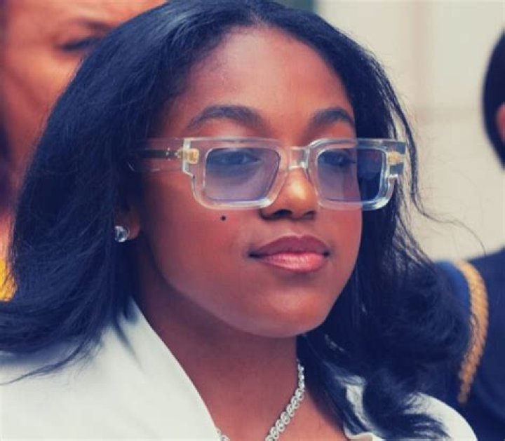 Azriel Clary Family: How old is Azriel’s Age? Instagram Name, Where is She Now in 2019