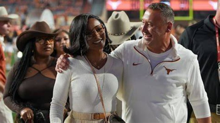 Bailie Lauderdale Age Difference With Ed Orgeron, New Girlfriend and Family Split