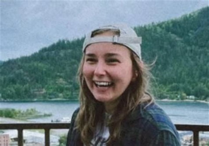 Beccy Henderson Age, Wiki, Biography, Height, Boyfriend, Birthday, Instagram
