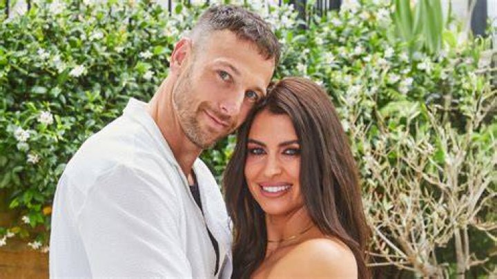 Becky Armstrong Boyfriend: Who Is She Dating? Family And Net Worth