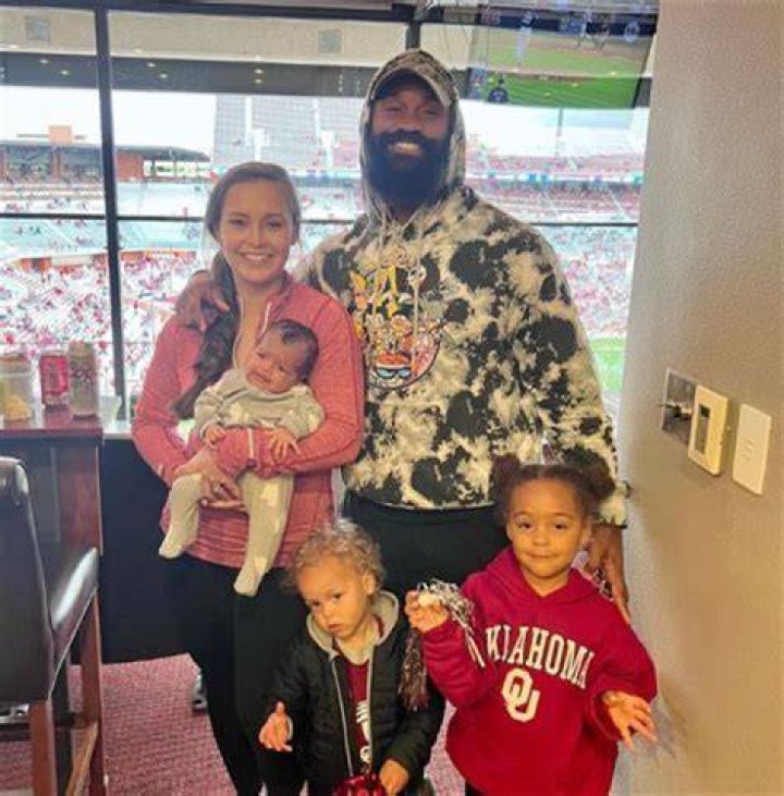 Bengals: Samaje Perine Is Married To Wife Megan Perine, Girlfriend and Parents Details