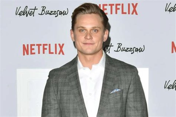 Billy Magnussen- Wiki, Age, Height, Net Worth, Girlfriend, Dating