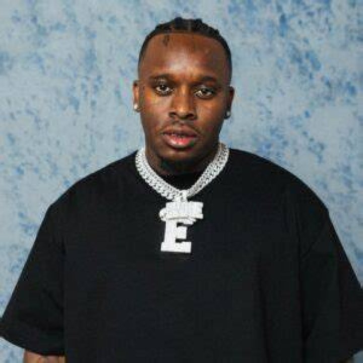 Blxst Biography: Age, Career, Wife, Parents, Songs & Net Worth