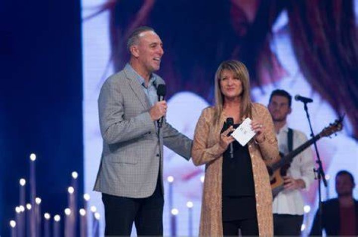 Bobbie Houston Net Worth, Biography, Age, Wiki, Family: Pastor Brian Houston Wife