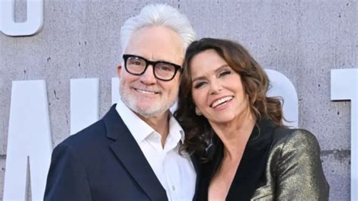 Bradley Whitford’s Net Worth, Age, Height, Weight, Wife, Kids, Bio-Wiki