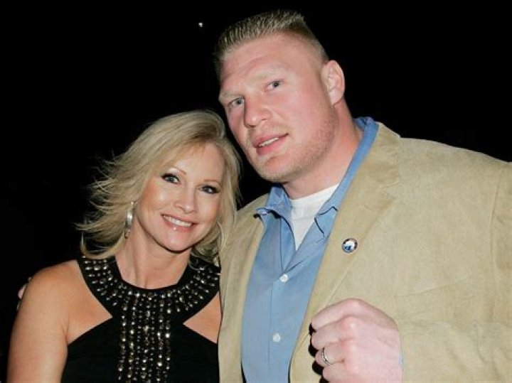 Brock Lesnar (WWE) Bio, Wiki, Height, Weight, Age, Career, Wife, Spouse, Net Worth, Facts