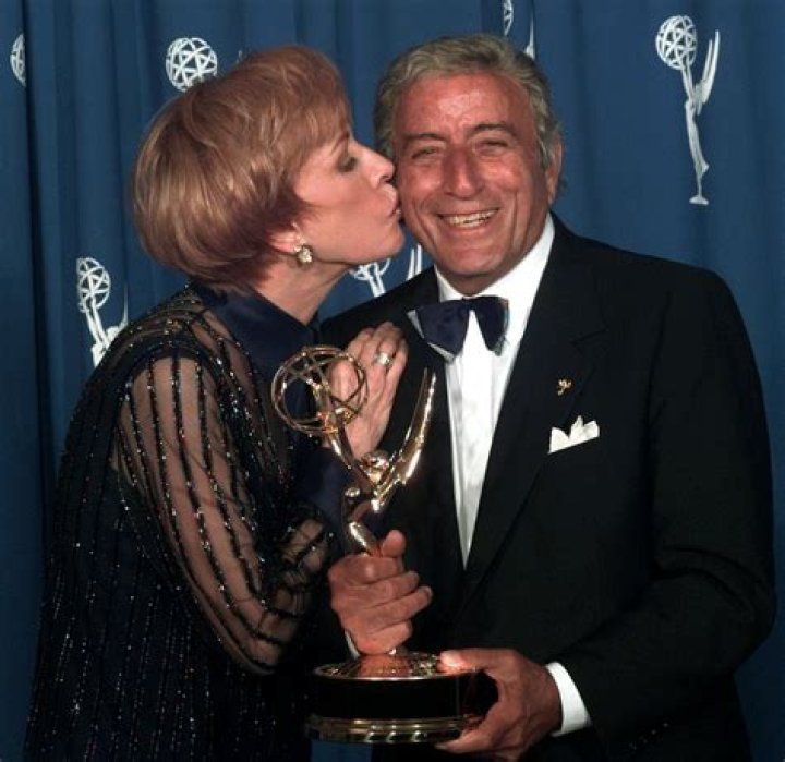 Carol Burnett: Husband, net worth, tattoos, smoking & body measurements