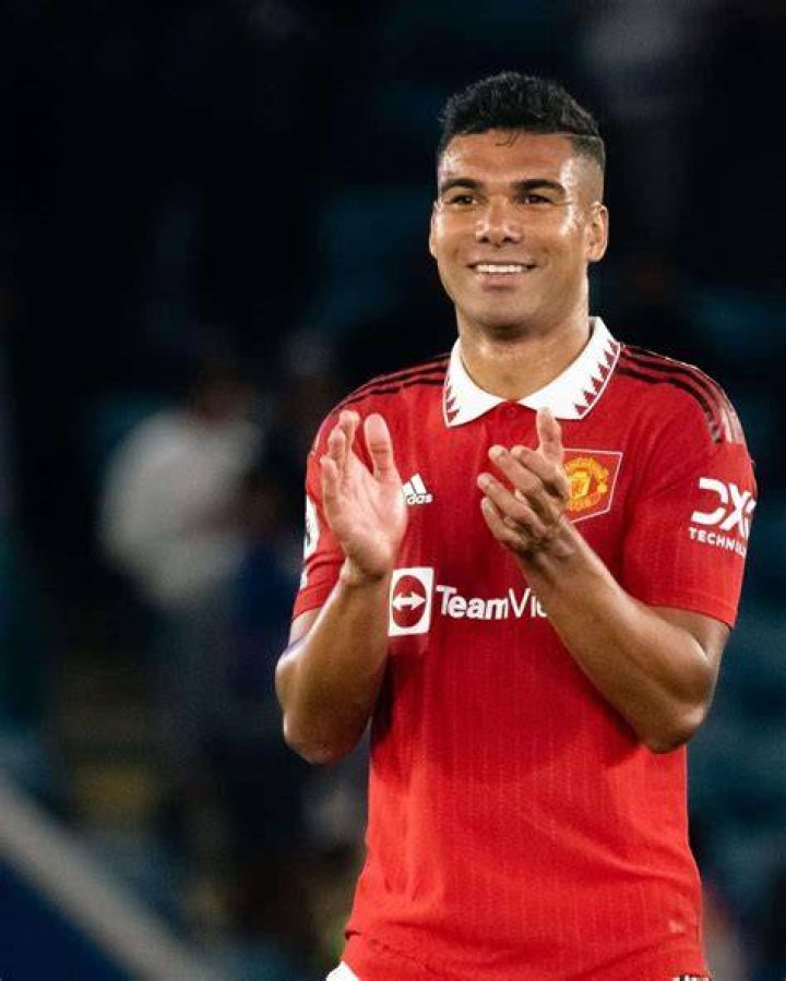Casemiro: dating, net worth, tattoos, smoking & body facts
