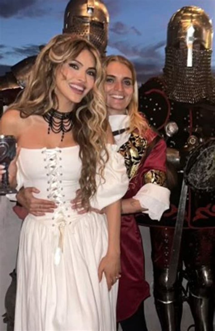 Chrishell Stause’s Family: Lost Both of Her Parents Due to Lung Cancer; Close With Two Sisters!