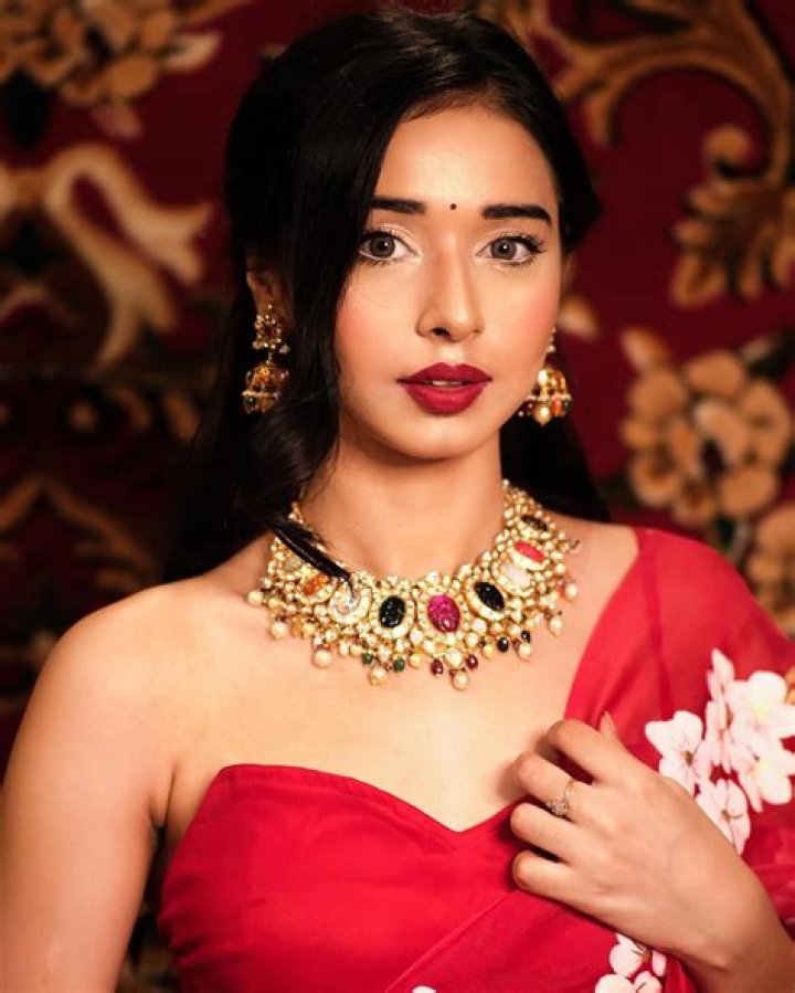 Coco Cabrera Net Worth, Income, Salary, Earnings, Biography
