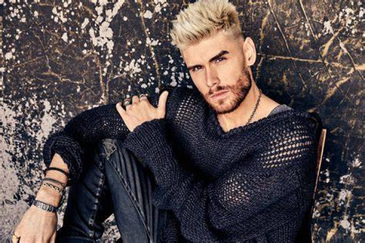 Colton Dixon Bio/Wiki, Age, Height, Wife, Songs, American Idol and Net Worth