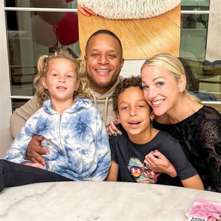 Craig Melvin Bio, Wiki, Age, Wife, Children, Family, Today Show, MSNBC and Net Worth.