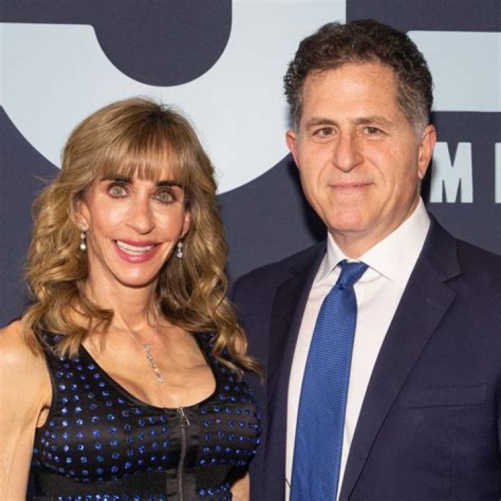 Daddy Dave Along With Wife Cassi Comstock Has Million Dollar Net Worth
