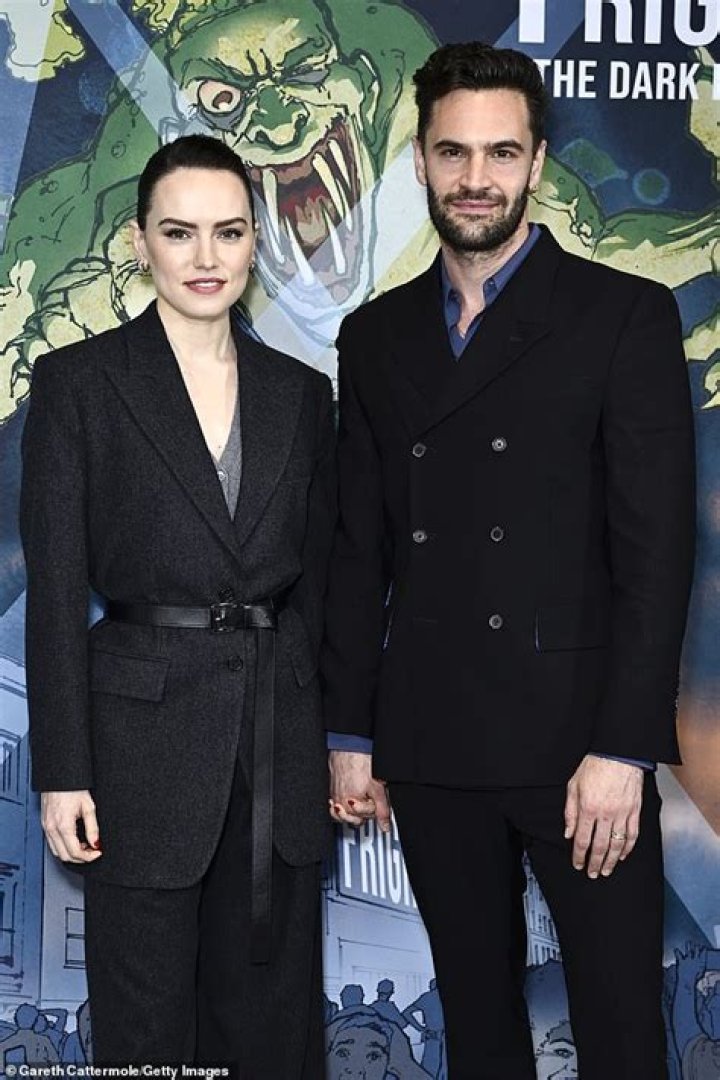 Daisy Ridley Husband: Who is Tom Bateman?