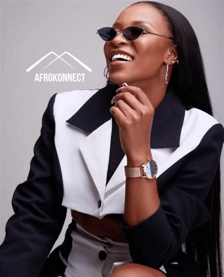 Dj Zinhle – Biography, Age, Boyfriend, Songs & Net Worth