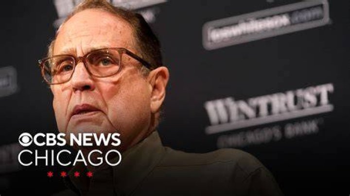 Does Jerry Reinsdorf live in Chicago?