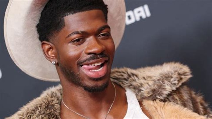 Does Lil Nas X have a girlfriend? Who is Lil Nas X in a relationship with?