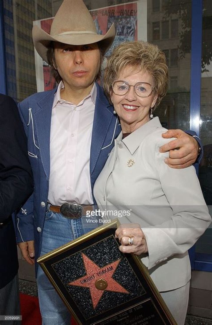 Dwight Yoakam Parents: Meet David Yoakam and Ruth Ann Yoakam