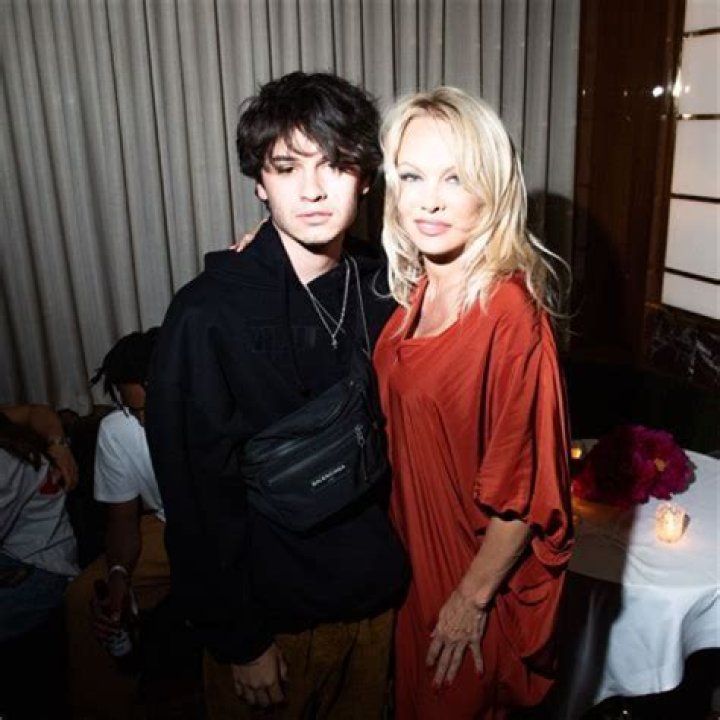 Dylan Jagger Lee Bio: Parents, Mom, Band & Net Worth