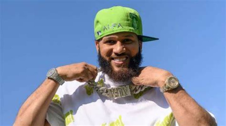 El Alfa Net Worth (2021) : Songs, Wife, Wiki, Height, & Concerts.