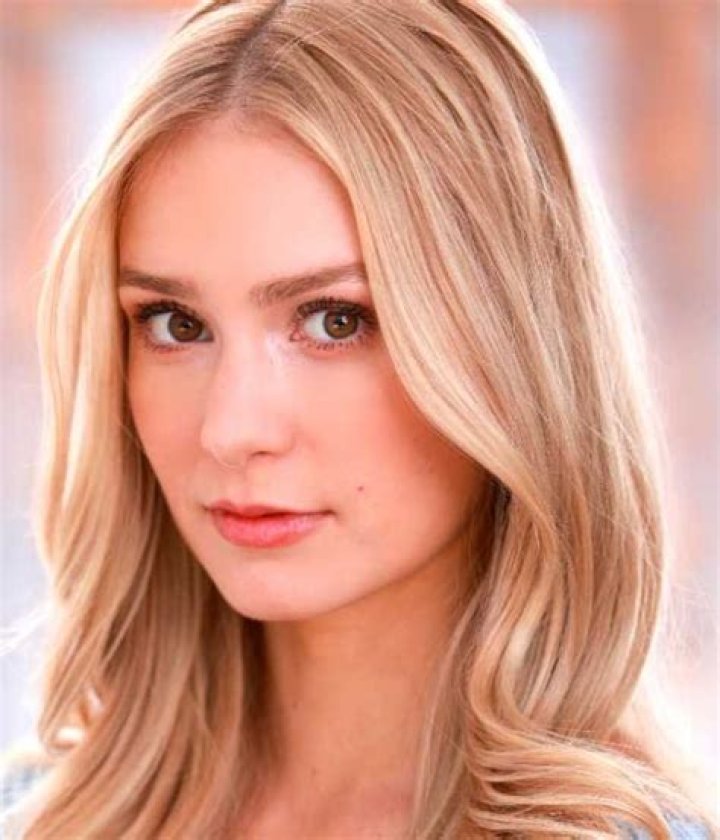 Elle McLemore’s biography, net worth, fact, career, awards and life story