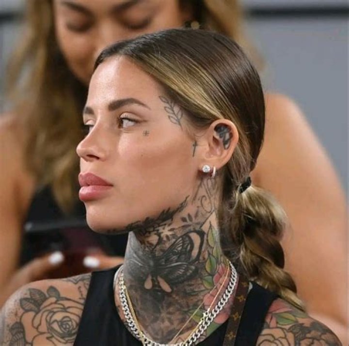 Erin Andrews: Husband, net worth, tattoos, smoking & body measurements