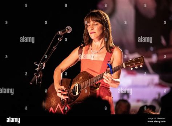 Feist ( Singer) Net Worth