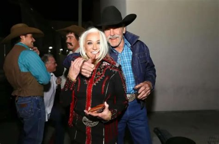 Forrie J. Smith: Wife, net worth, tattoos, smoking & body facts