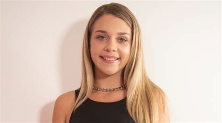 Gabbie Carter (Instagram Star) Wikipedia, Bio, Age, Height, Weight, Boyfriend, Net Worth, Family, Facts