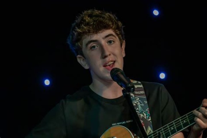 Henry Gallagher Age, Wiki, Biography, Net Worth, Girlfriend, Income, Music, Instagram