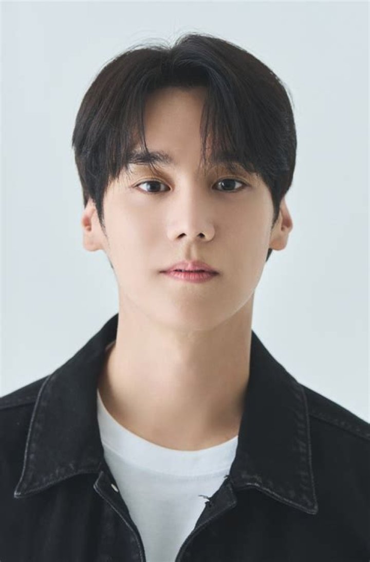Hong Seung-Bum Age, Height, Net Worth, Ideal Type, Series, Movies