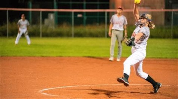 How fast did Monica Abbott throw? What was Monica Abbott’s fastest softball pitch?