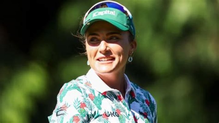 How much does Lexi Thompson weight?
