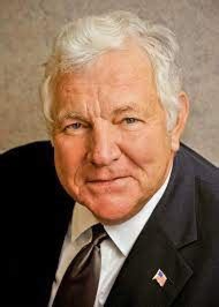 How Much Money Does William Bennett Make? Latest William Bennett Net Worth Income Salary