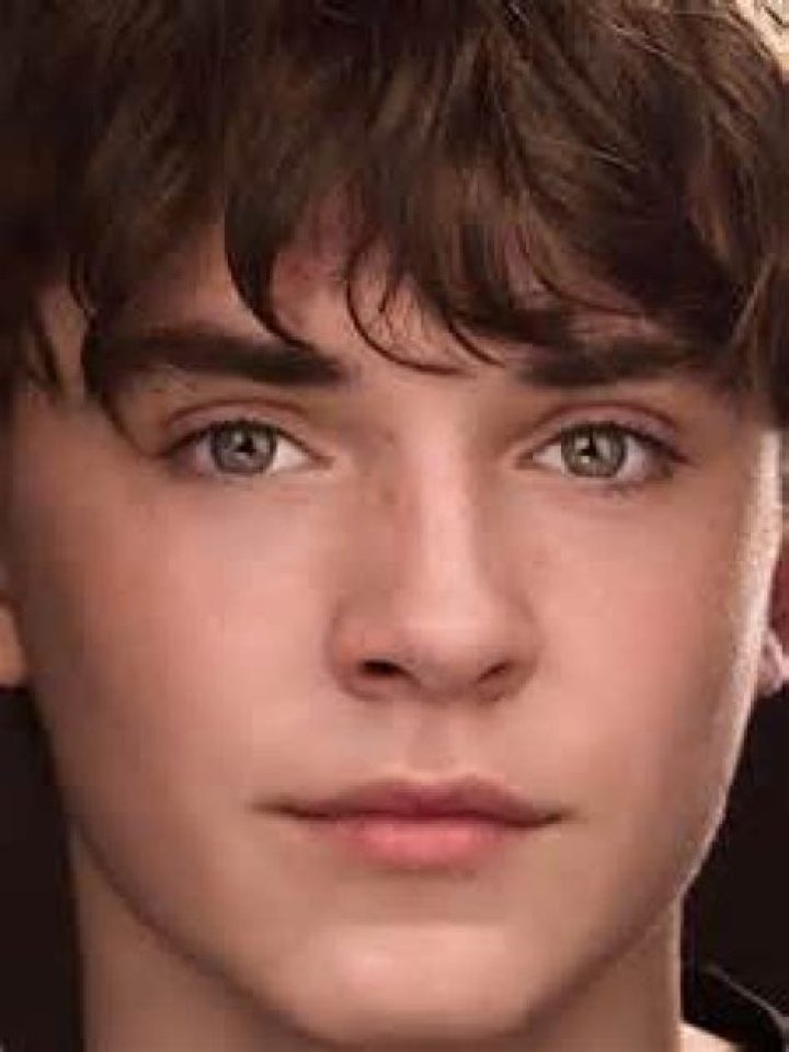 How Old is Cameron Mann Actor? Age Revealed