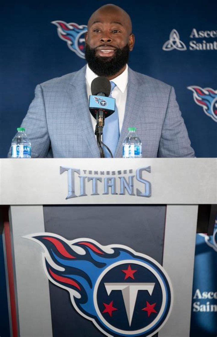 How old is Steve Keim? Did Steve Keim play in the NFL?