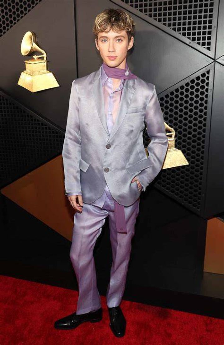How rich is Troye Sivan? Is Troye Sivan a Millionaire?