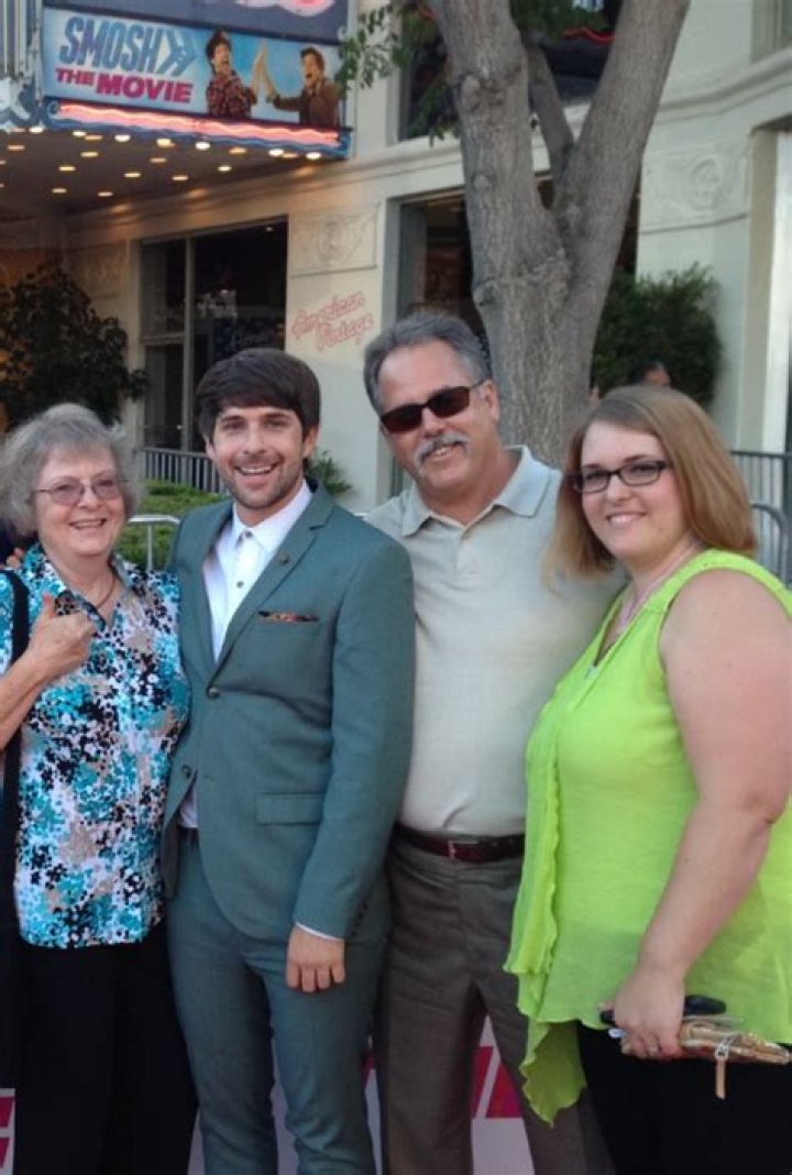 Ian Hecox Parents: Meet Stephan Andrew Hecox and Sharon Hecox.