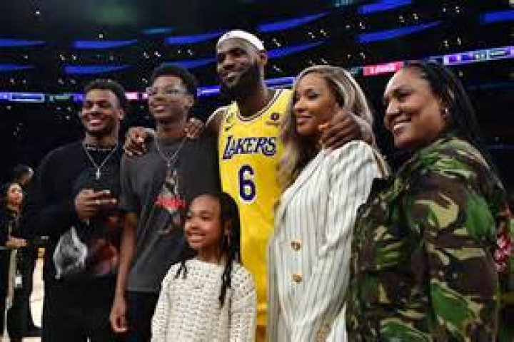 Is Savannah James Married To LeBron James? Parents Kids And Relationship Timeline